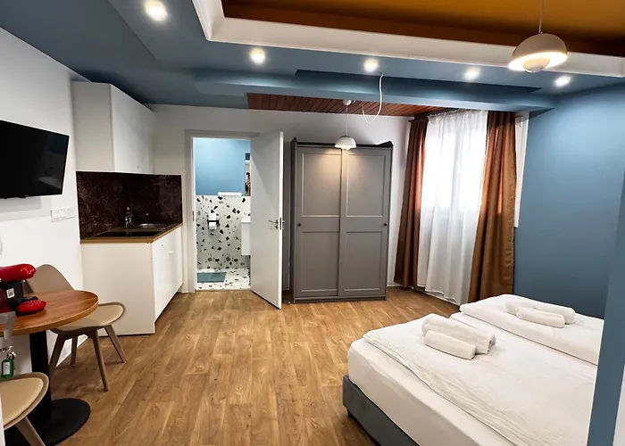 Mini N6 Private Bathroom And Kitchenette