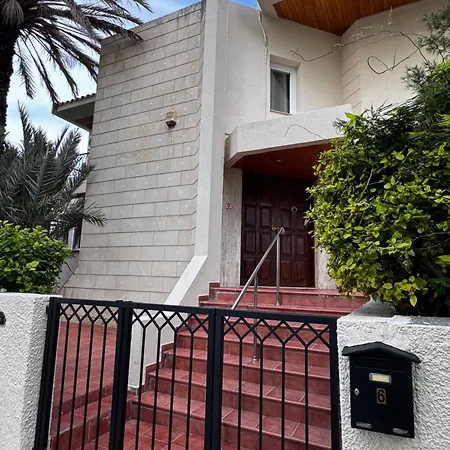 Mini N6 Private Bathroom And Kitchenette * Λεμεσός