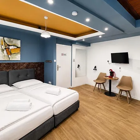 Mini N6 Private Bathroom And Kitchenette * Лимасол