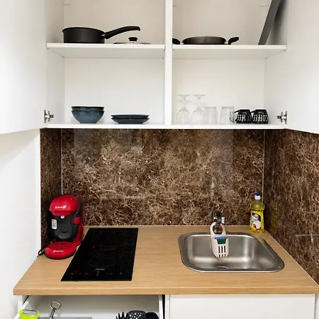 Mini N6 Private Bathroom And Kitchenette Апартаменты Лимасол