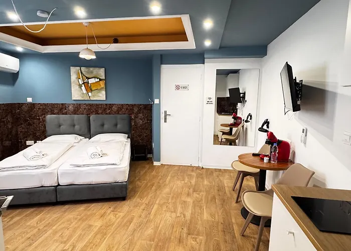 Mini N6 Private Bathroom And Kitchenette Lägenhet Limassol