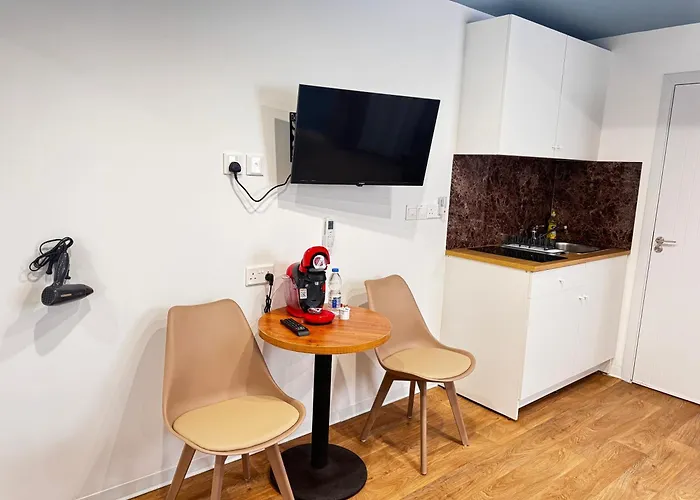 Mini N6 Private Bathroom And Kitchenette Limassol