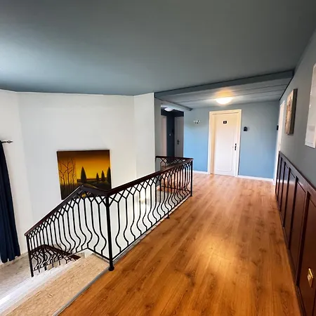 Mini N6 Private Bathroom And Kitchenette Limassol